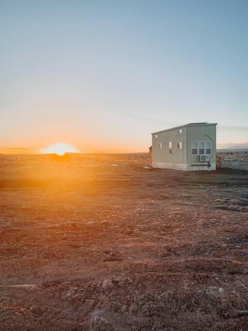 Grand Canyon Hideaway Tiny Home Вал Екстериор снимка