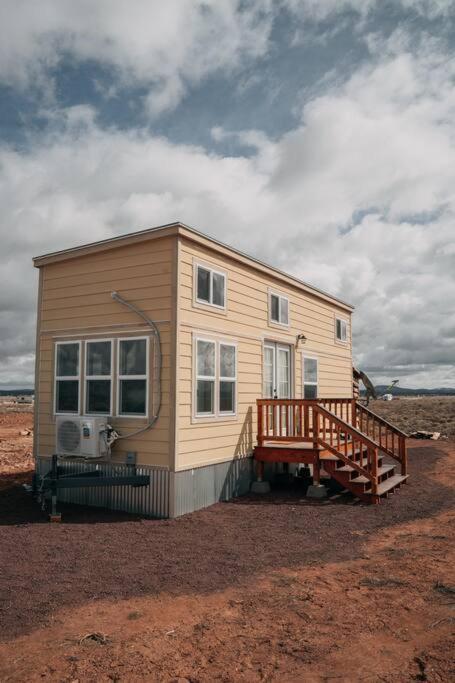 Grand Canyon Hideaway Tiny Home Вал Екстериор снимка