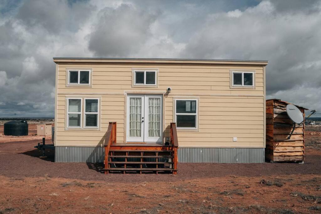 Grand Canyon Hideaway Tiny Home Вал Екстериор снимка